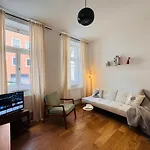 Charmantes 2-zimmer Altbau In Nippes Appartement *