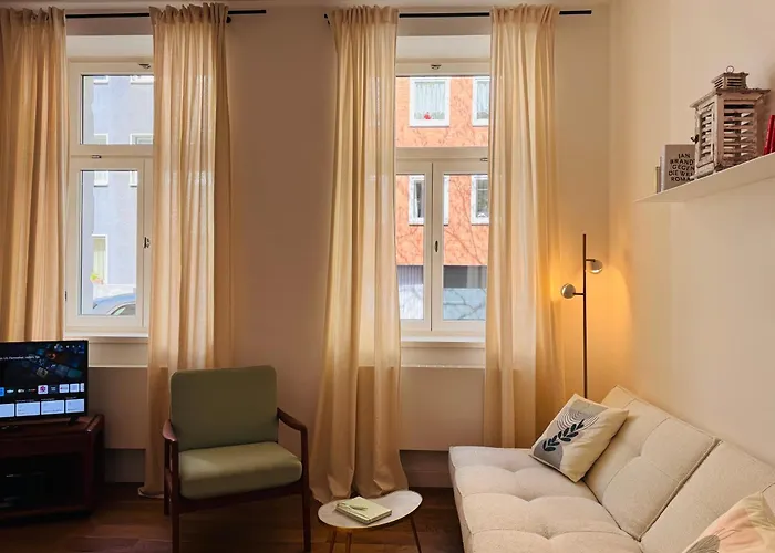 Charmantes 2-zimmer Altbau In Nippes Apartament *