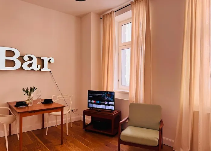 Charmantes 2-zimmer Altbau In Nippes *