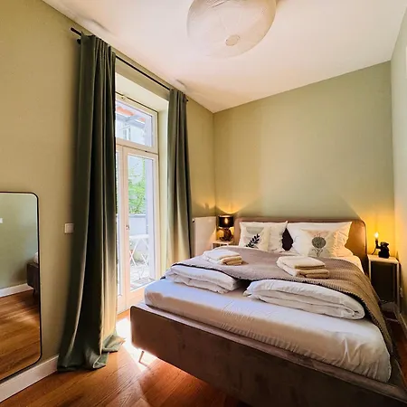 Charmantes 2-zimmer Altbau In Nippes *