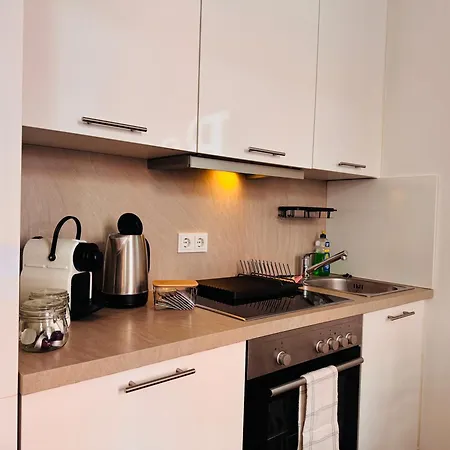 Charmantes 2-zimmer Altbau In Nippes