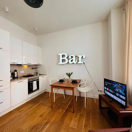 Apartment Charmantes 2-zimmer Altbau In Nippes *