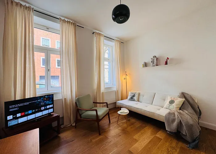 Appartamento Charmantes 2-zimmer Altbau In Nippes Colonia
