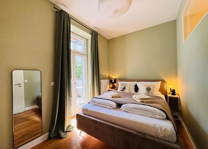 Charmantes 2-zimmer Altbau In Nippes *