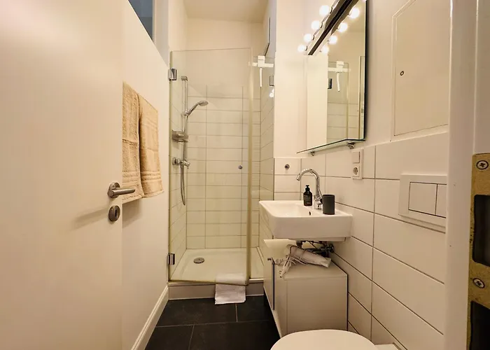 Charmantes 2-zimmer Altbau In Nippes Colonia