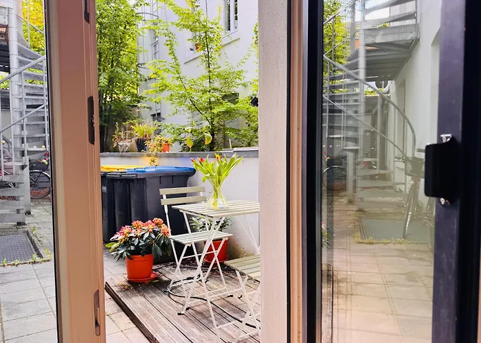 Charmantes 2-zimmer Altbau In Nippes Appartamento