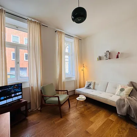 Charmantes 2-zimmer Altbau In Nippes Apartmán *